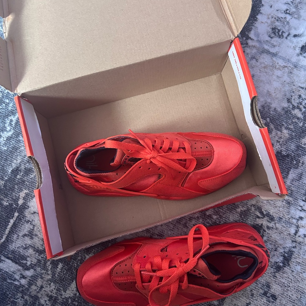 Orange nike